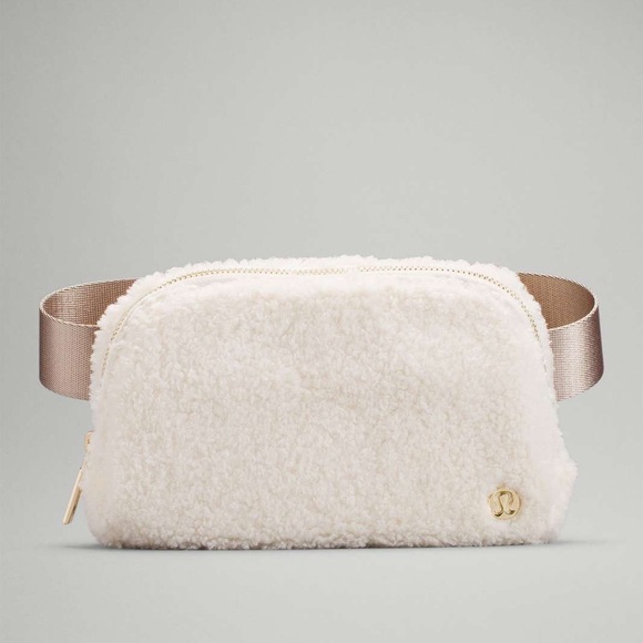 lululemon athletica Handbags - Lululemon Everywhere White Sherpa with Gold Hardware Belt Bag